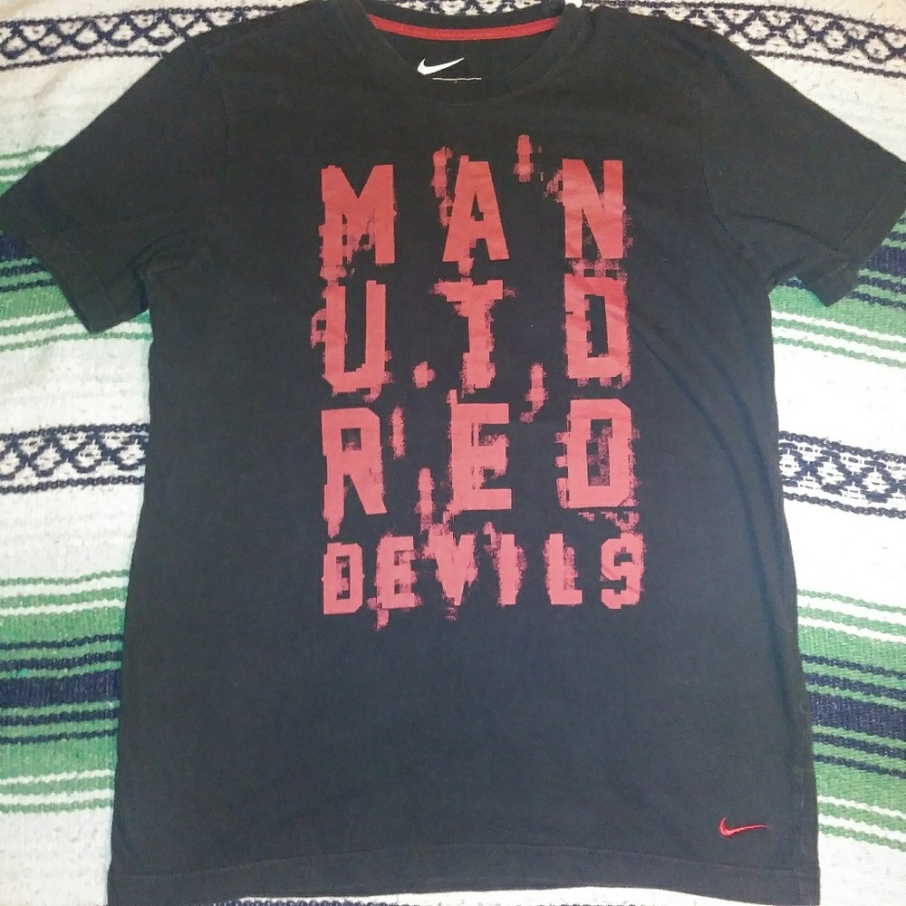 Large Slim Fit Man Utd Nike Shirt!